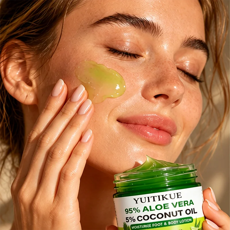 A jar of Aloe Vera and Coconut Oil body and foot cream with retinol and niacinamide, labeled for dry, rough skin. – view 2