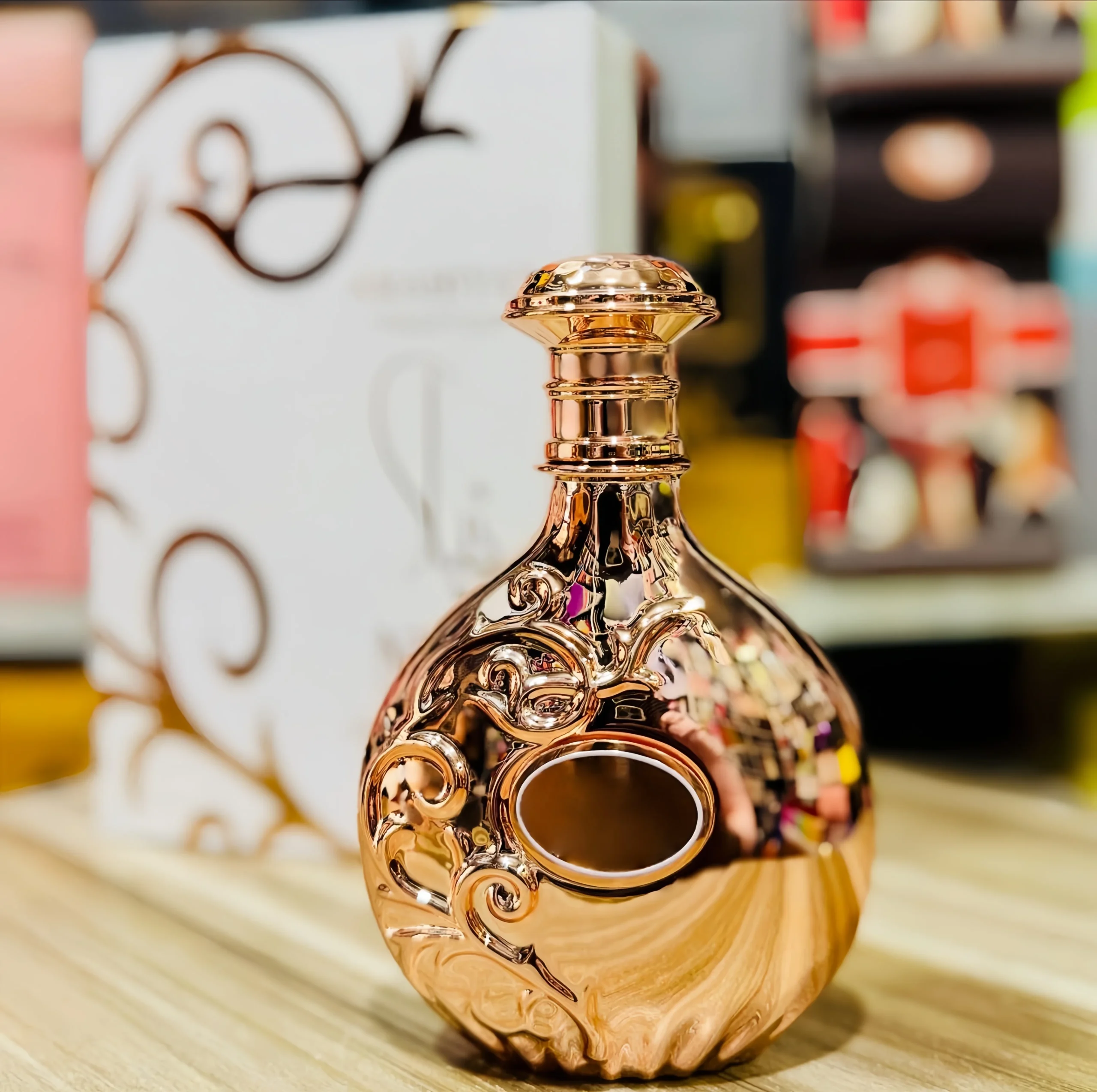 80ml women's oriental perfume spray bottle with elegant design — view of bottle – view 2