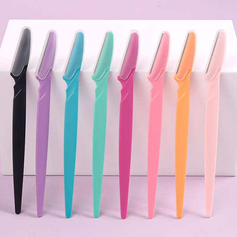 Photo of {title} on a neutral background showing the blade and compact handle – view 2