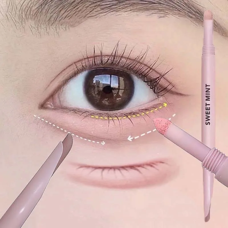 Double‑ended sickle eyeliner pen in {color} with matte and glitter tips